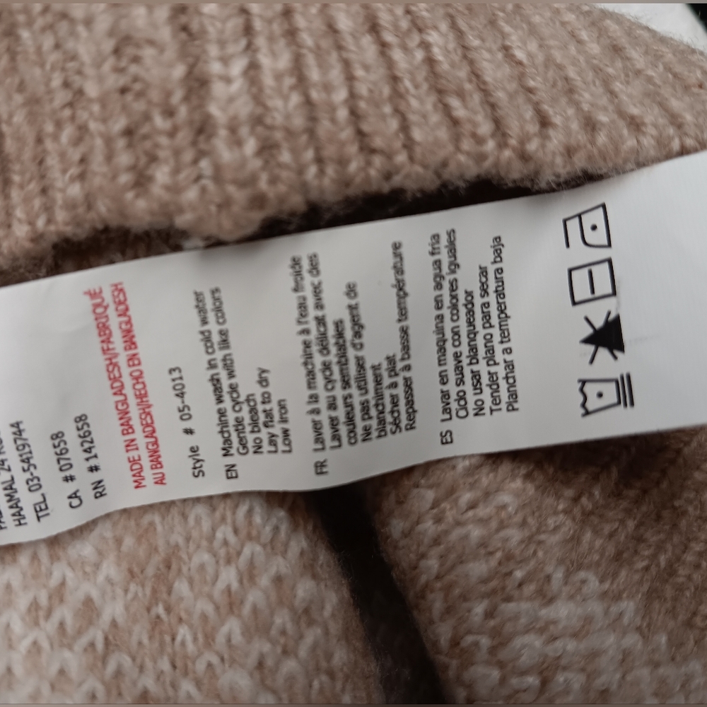 NWT sweater vest - Picture 9 of 9